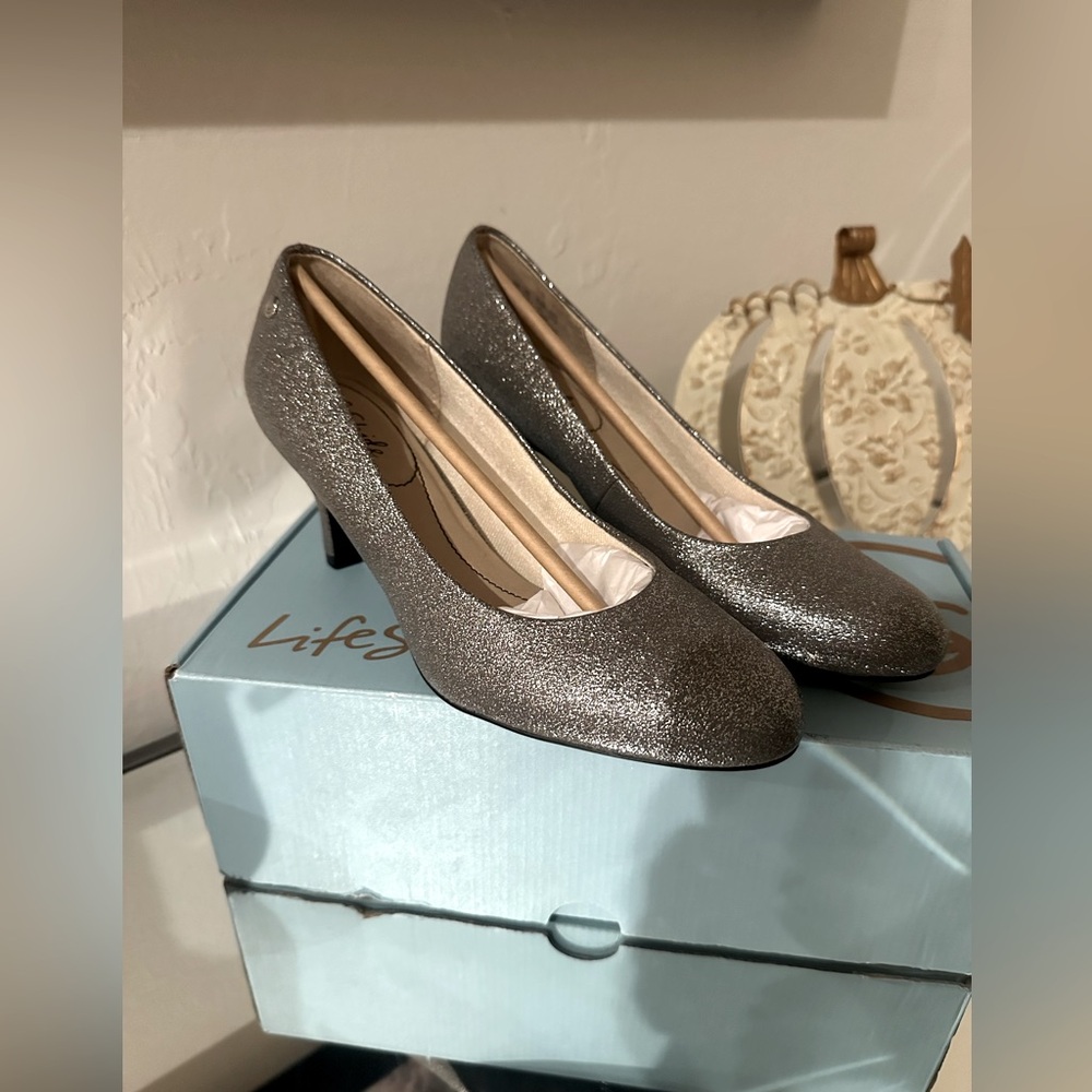 Brand new LifeStride pumps